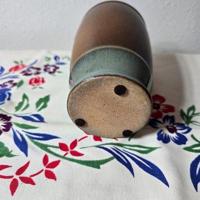 Vintage Otagiri Horizon Japan stoneware teapot with two mugs a Pottery craft vase and a vintage table cloth