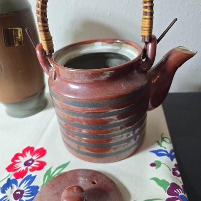 Vintage Otagiri Horizon Japan stoneware teapot with two mugs a Pottery craft vase and a vintage table cloth
