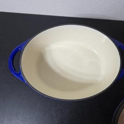 Rachael Ray Enameled Cast Iron Dutch Oven 5-quart capacity pot with Moose themed Wildlife dish towel set