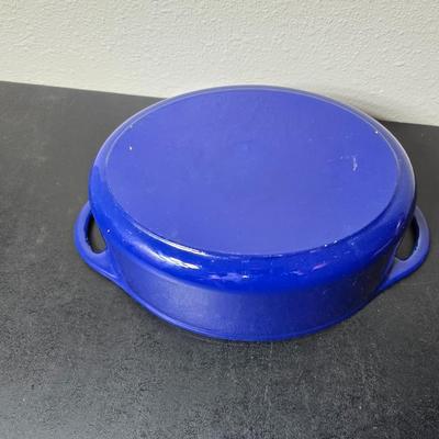 Rachael Ray Enameled Cast Iron Dutch Oven 5-quart capacity pot with Moose themed Wildlife dish towel set