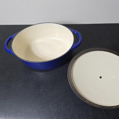 Rachael Ray Enameled Cast Iron Dutch Oven 5-quart capacity pot with Moose themed Wildlife dish towel set