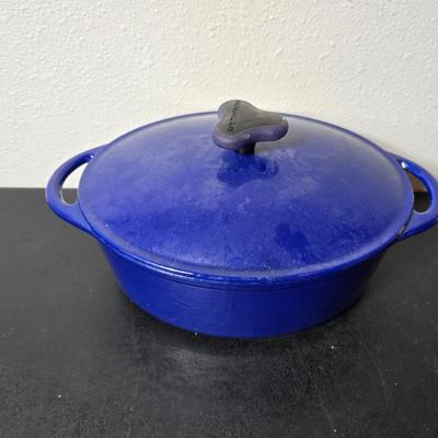 Rachael Ray Enameled Cast Iron Dutch Oven 5-quart capacity pot with Moose themed Wildlife dish towel set