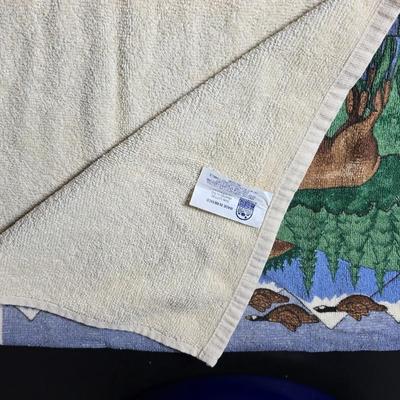 Rachael Ray Enameled Cast Iron Dutch Oven 5-quart capacity pot with Moose themed Wildlife dish towel set