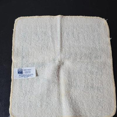 Rachael Ray Enameled Cast Iron Dutch Oven 5-quart capacity pot with Moose themed Wildlife dish towel set