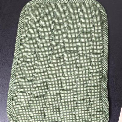 Rachael Ray Enameled Cast Iron Dutch Oven 5-quart capacity pot with Moose themed Wildlife dish towel set