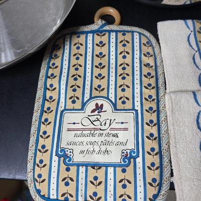 Nice Emeril three-piece pot & pan set, Wear-ever Aluminum pan with lid and a new Kitchen dish towel set