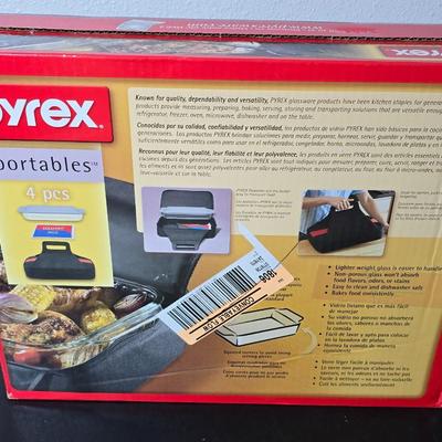 New Pyrex Portables 4-piece set - Large pasta bowl with wooden serving utensils - and a chef apron
