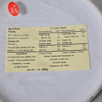 New Pyrex Portables 4-piece set - Large pasta bowl with wooden serving utensils - and a chef apron