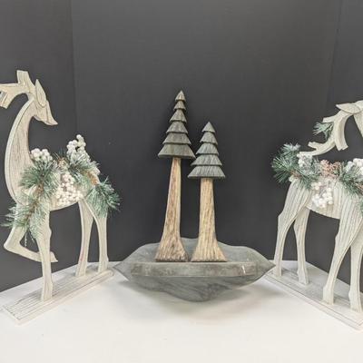 Wood Pine Christmas Deer Silhouettes & Pine Tree Wall Decor