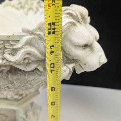 Resin Lion Planter