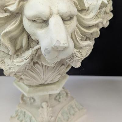 Resin Lion Planter
