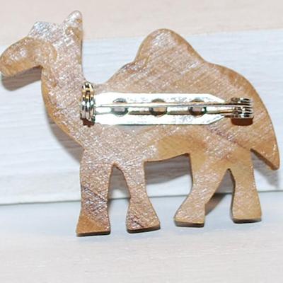 Polished Wooden CAMEL BROOCH (1¾" x 1¾") with Silver Tone Pin