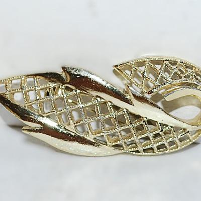 Grill Style SWIRL BROOCH (2" x ¾") on a Gold Tone Setting