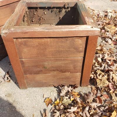 Outdoor Planters, Pots & Gorilla Dump Wagon (Y-KD)