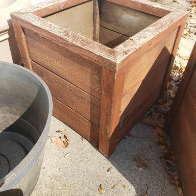 Outdoor Planters, Pots & Gorilla Dump Wagon (Y-KD)
