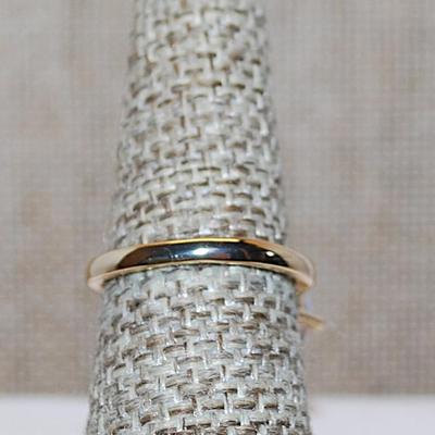 Size 6½ Unique Large 2-Stones Marquise Cut & Rectangle Cut Ring on a Gold Tone Band (5.8g)