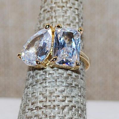 Size 6½ Unique Large 2-Stones Marquise Cut & Rectangle Cut Ring on a Gold Tone Band (5.8g)