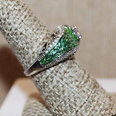 Size 8 Marked .925 "Puffy" LIME GREEN Party Ring with a Single Main Clear Round Stone on a Silver Band (5.8g)