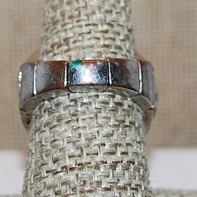 Size 7½ - 8½ VINTAGE EXPANDIBLE Ring with 2-Tone Metal Swirls on a Silver Tone Band (14.7g) Note: Blemishes & Discoloration