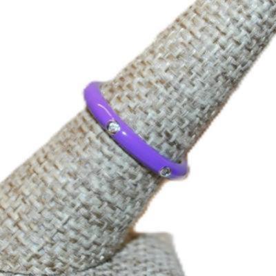 Size 7 Delicate LAVENDER Enamel Ring with 6 Accent Clear Stones on a Silver Tone Band (2.3g)