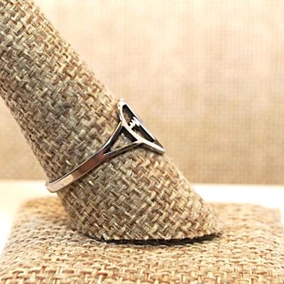 Size 9 STAINLESS STEEL "Medical Heart" Ring on a Silver Tone Band (1.1g)