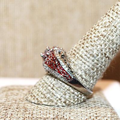 Size 10 Marked .925 "Puffy" CRANBERRY RED Party Ring with a Single Main Clear Round Stone on a Silver Band (6.4g)