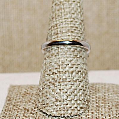 Size 7 ½ Marked .925 "Puffy" HEART Shaped Ring Embedded with Full Layer of Deep Blue Accent Stones on a Silver Band (6.4g)