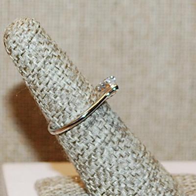 Size 6 Horizontal Clear MARQUISE Cut Single Stone Ring on a Silver Tone Band (1.9g)