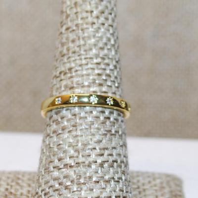 Size 7¼ Half Infinity Style Ring with 6 Clear Inlay Stones on a Gold Tone Band (1.8g)