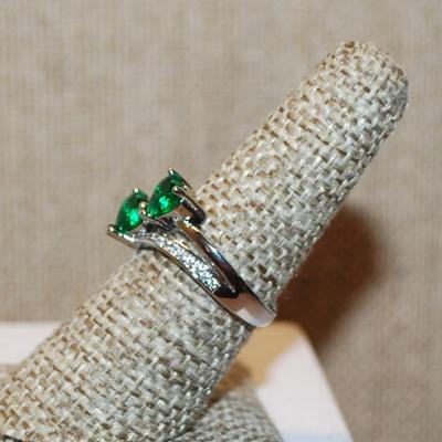 Size 7¼ Connected Green HEARTS Ring with Clear Stone Accents on a Silver Band (3.2g)