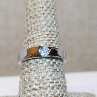 Size 7¼ Marked .925 Classic Single Round Clear Stone Ring with Silver SPLIT BAND (3.5g)