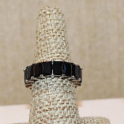 Size 7¼ Infinity Style BLACK "Panels" Ring on a Silver Tone Band (4.8g)