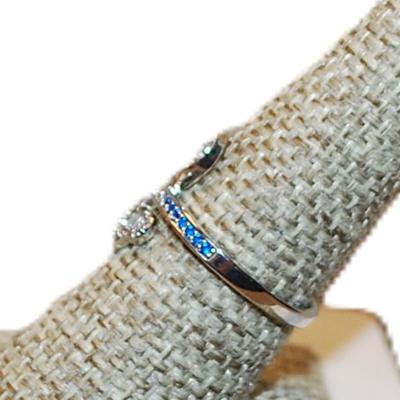 Size 8 Marked .925 Double "OPEN HEARTS" Ring with Small BLUE Stone Accent Rows on a Silver Band (2.1g)