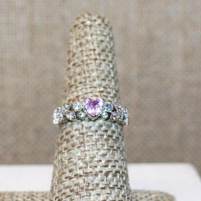 Size 8¼ Transparent Light Pink HEART Stone Ring with Pink "Leaf" Side Accents on a Silver Tone Band (2.4g)