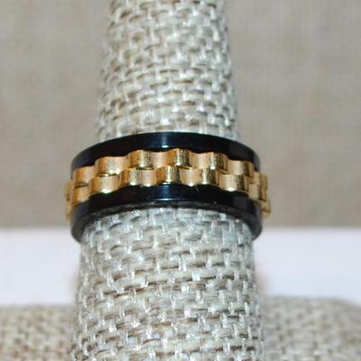 Size 8¼ Black & Gold Ring with MOVEABLE "Gears" in the Middle on an All Black Band (6.9g)