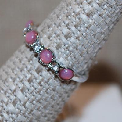 Size 8½ Five Light Pink Stones Ring with Clear Accents Stones In-Between (2.2g)