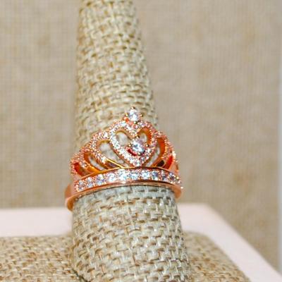 Size 9½ Marked .925 Rose Gold Ring with the "Queen's Crown" Setting on a Silver Filled Band (4.1g)