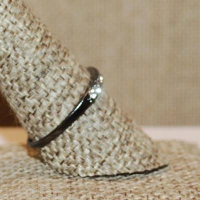 Size 9½ Delicate Black Banded Half Infinity Style Ring with Single Row of Clear Stones (1.2g)