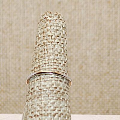 Size 6 ½ Marked .925 Butterfly Ring with Ground Brilliant Stones on a Silver Band (1.7g)