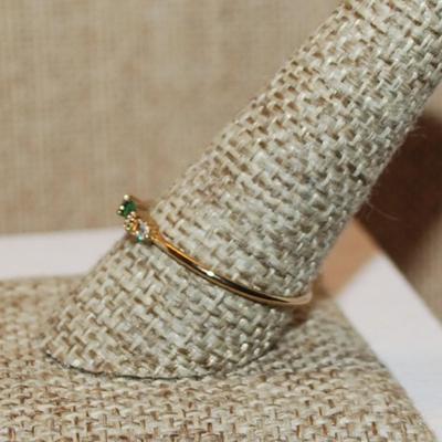 Size 10 ½ Delicate Green Rectangle Stone Ring with Side Accents on a Gold Tone Band (0.8g)