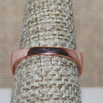 Size 8½ Rose Gold "Diamond Setting" Ring for the Main Stone and 3 Rows of Clear Stones on a ROSE GOLD Band (3.4g)