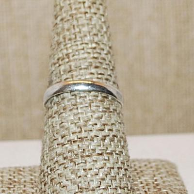 Size 8 Marked .925 Long Pear Shaped GOLD PYRITE Gemstone Ring on a Silver-Plated Band (6.2g)