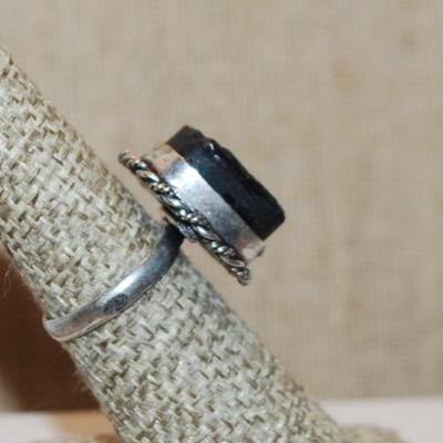 Size 10½ Marked .925 Rectangle Shaped BLACK TITANIUM Gemstone Ring with "Looped Surround" on a Silver-Plated Band (6.5g)