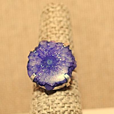 Size 7 Marked .925 PURPLE 4 Prong SOLAR QUARTZ DRUZY Gemstone Ring on a Silver-Plated Band (4.9g)