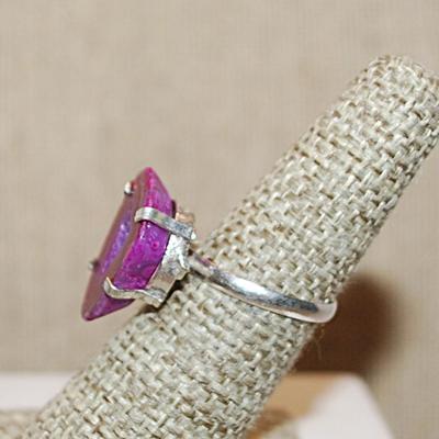 Size 7 Marked .925 VIOLET 4 Prong SOLAR QUARTZ DRUZY Gemstone Ring on a Silver-Plated Band (3.5g)