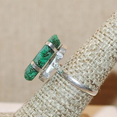 Size 7 Marked .925 GREEN 4 Prong SOLAR QUARTZ DRUZY Gemstone Ring on a Silver-Plated Band (3.8g)