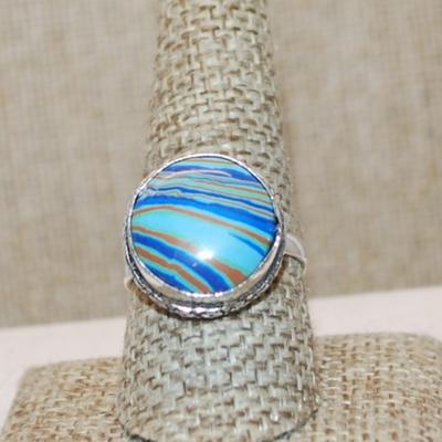 Size 9½ Marked .925 Round RAINBOW CALSILICA Gemstone Ring with Full Slanted Lines in Blues & Orange and Silver-Plated Band (5.2g)