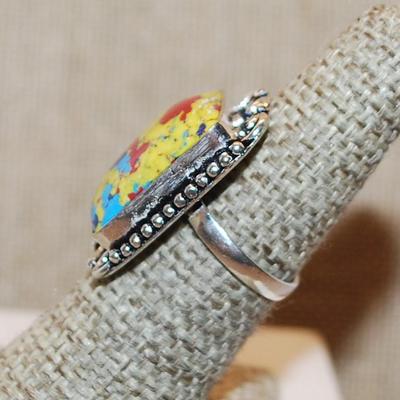Size 7½ Large Rectangle Shaped Yellows, Reds & Blues YELLOW JASPER Gemstone Ring with 6 Loops on a Silver Tone Band (6.8g)