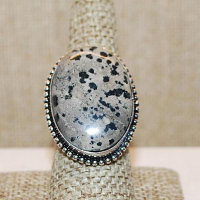 Size 9 Large Oval BLACKS & GRAYS Colored DENDRITE OPAL Gemstone with Full Rope Surround on a Silver Tone Band (11.9g)