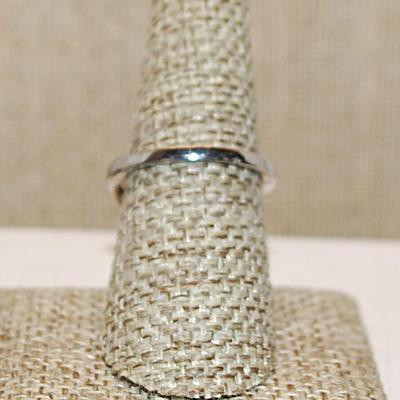 Size 8¼ Deep BLUE Rectangle Stone Ring on a "Spider Web" Nest & Surround on a Silver Tone Band (3.9g)